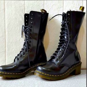 Dr Martens 14 eye combat boot Ana with zipper!! Super rare